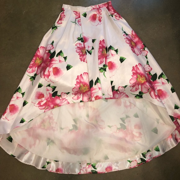 BRAND NEW PROM DRESS!! - Picture 4 of 6